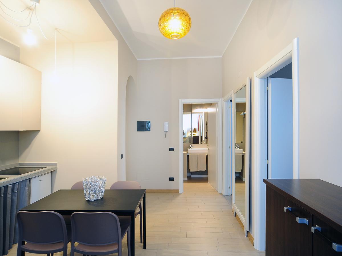 Urban District Apartments - Milan Old Town Central 2 Br Buitenkant foto