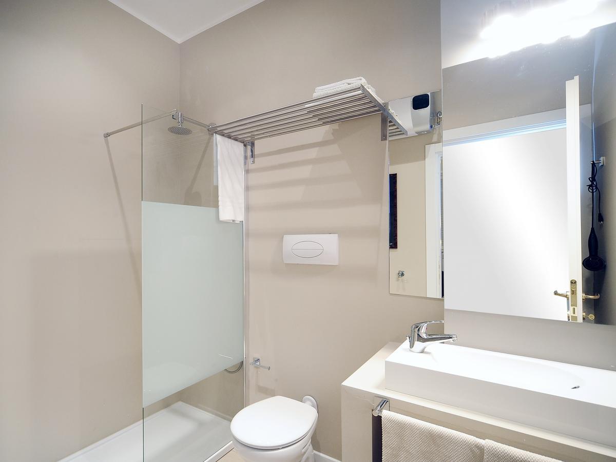 Urban District Apartments - Milan Old Town Central 2 Br Buitenkant foto